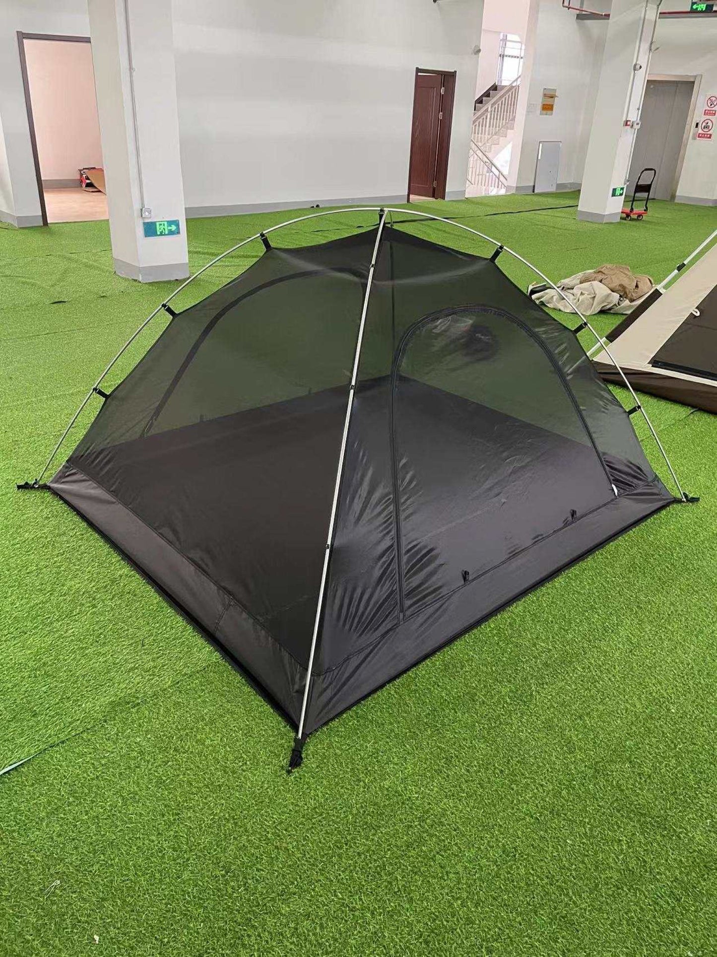 Altitude 3-person waterproof Camping tent