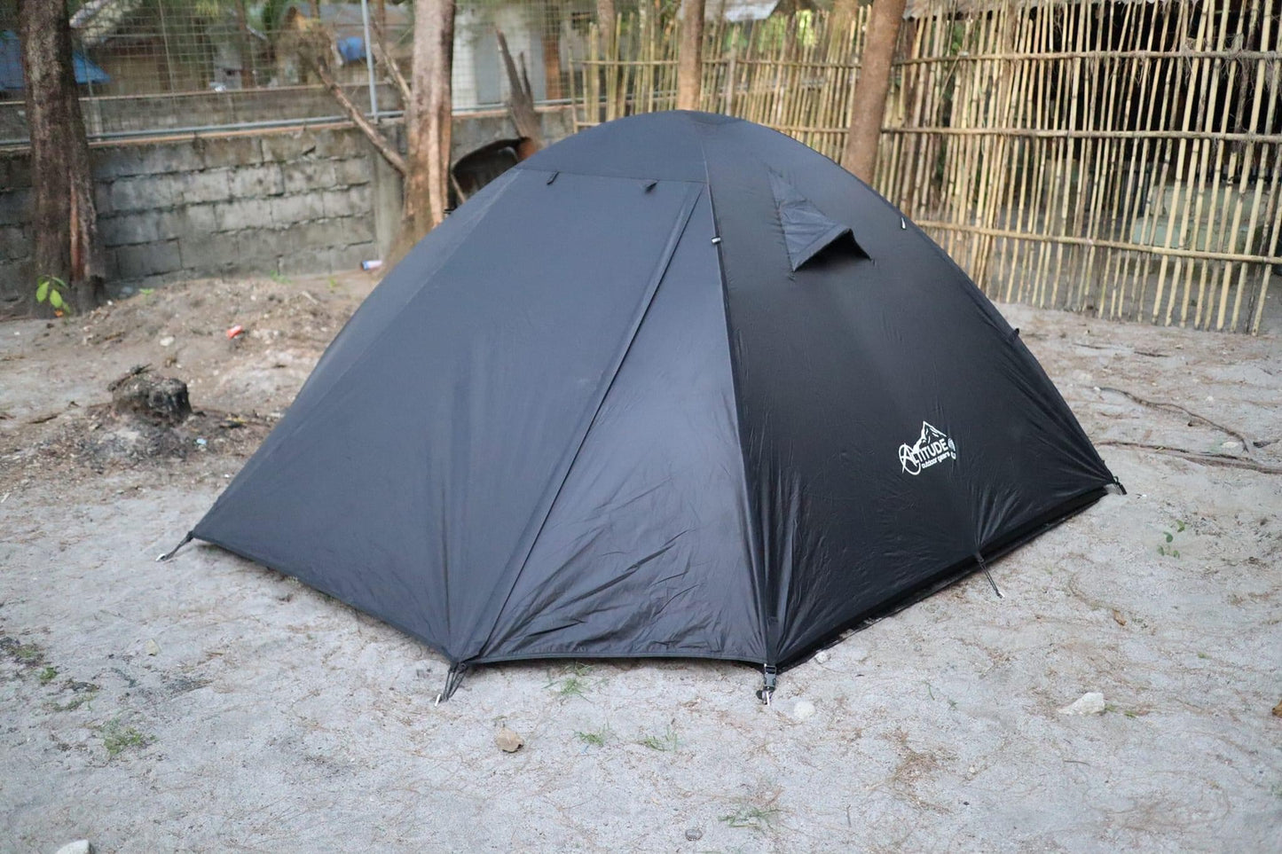 Altitude 3-person waterproof Camping tent