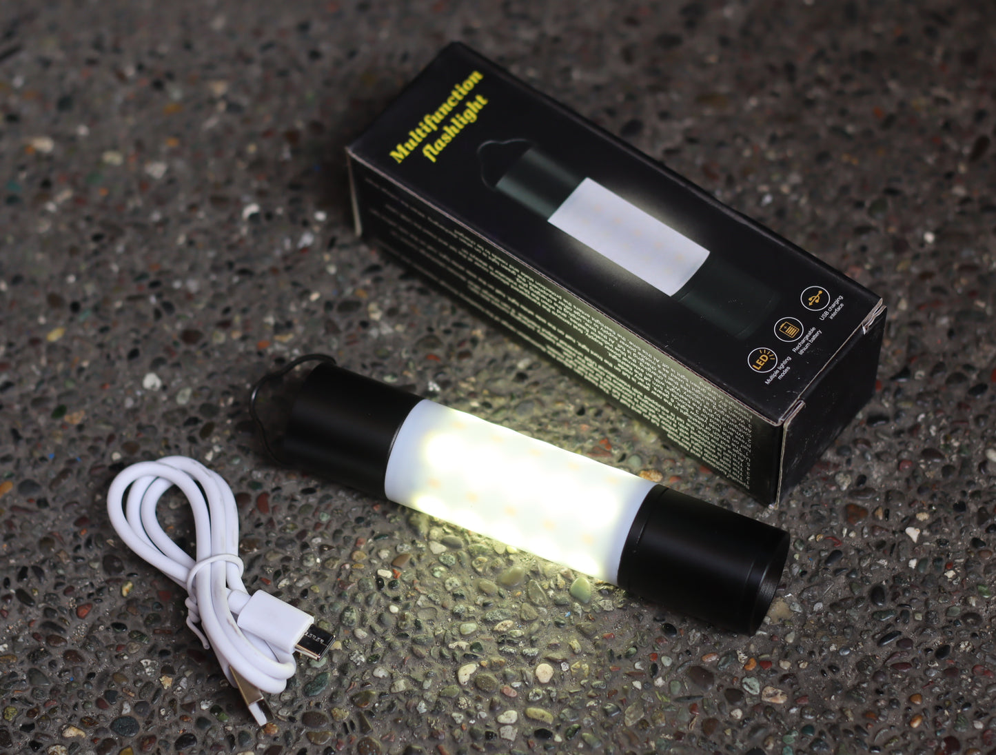 ￼Rechargeable camping light lantern flashlight 6-modes 2600mah battery capacity