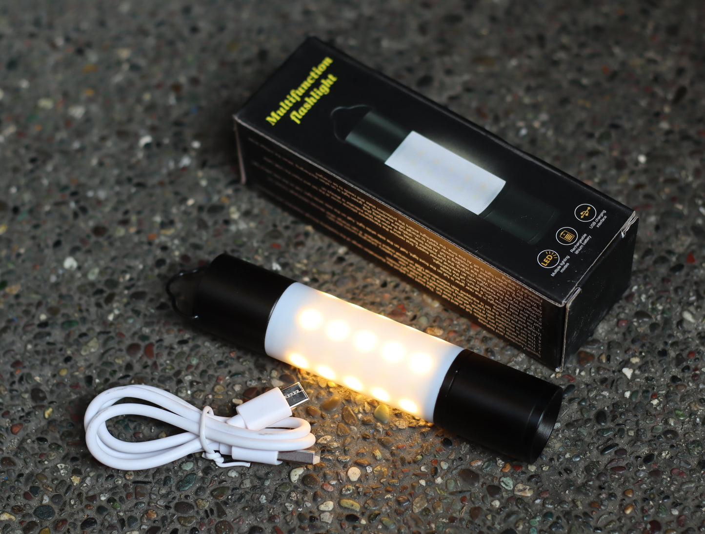 ￼Rechargeable camping light lantern flashlight 6-modes 2600mah battery capacity