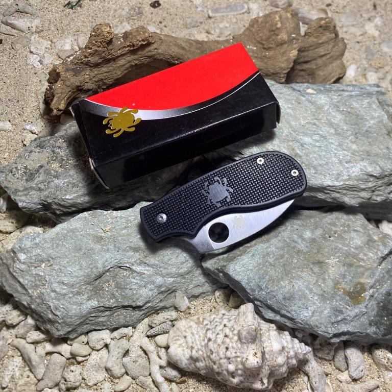 Spyderco K02 tactical survival camping knife