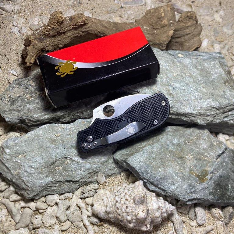 Spyderco K02 tactical survival camping knife