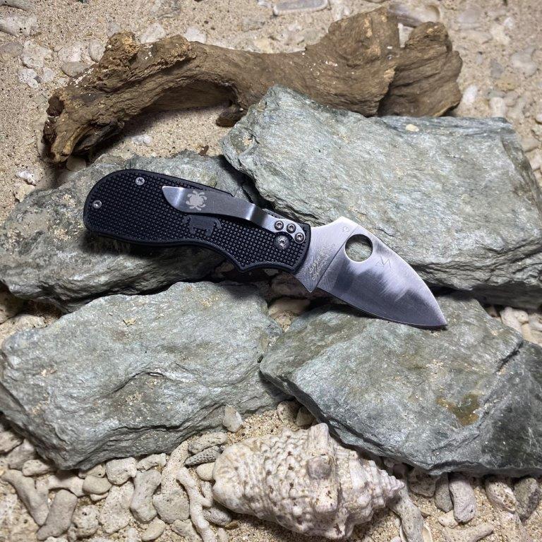 Spyderco K02 tactical survival camping knife