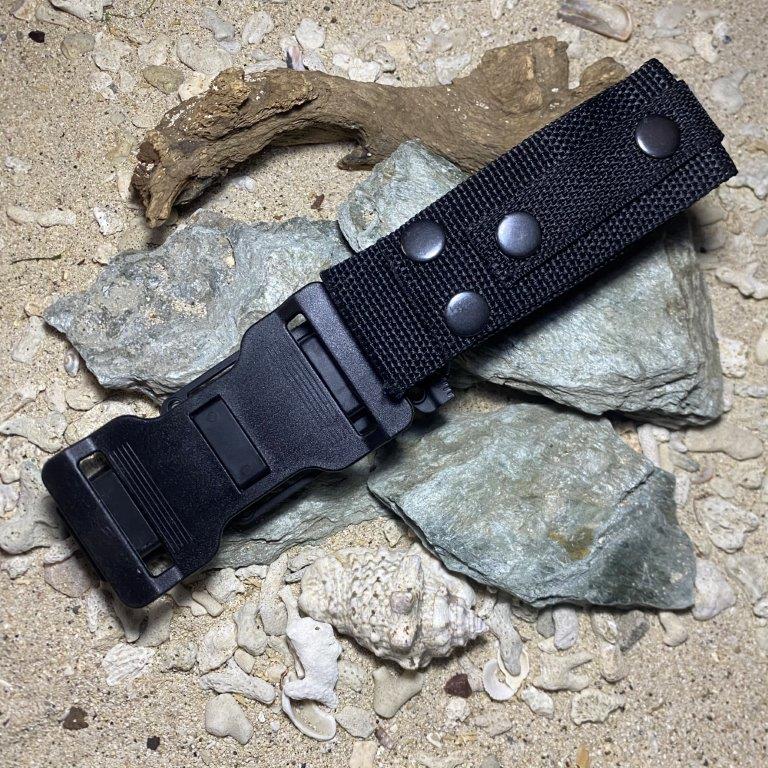 GERBER “STRONG ARM” FIXED BLADE HUNTING KNIFE