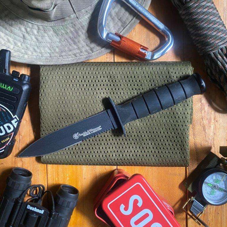 Smith & Wesson CKSUR1 search and rescue double edge fixed blade knife