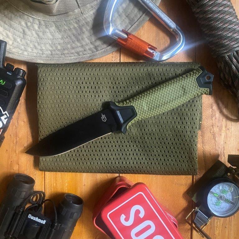 GERBER “STRONG ARM” FIXED BLADE HUNTING KNIFE